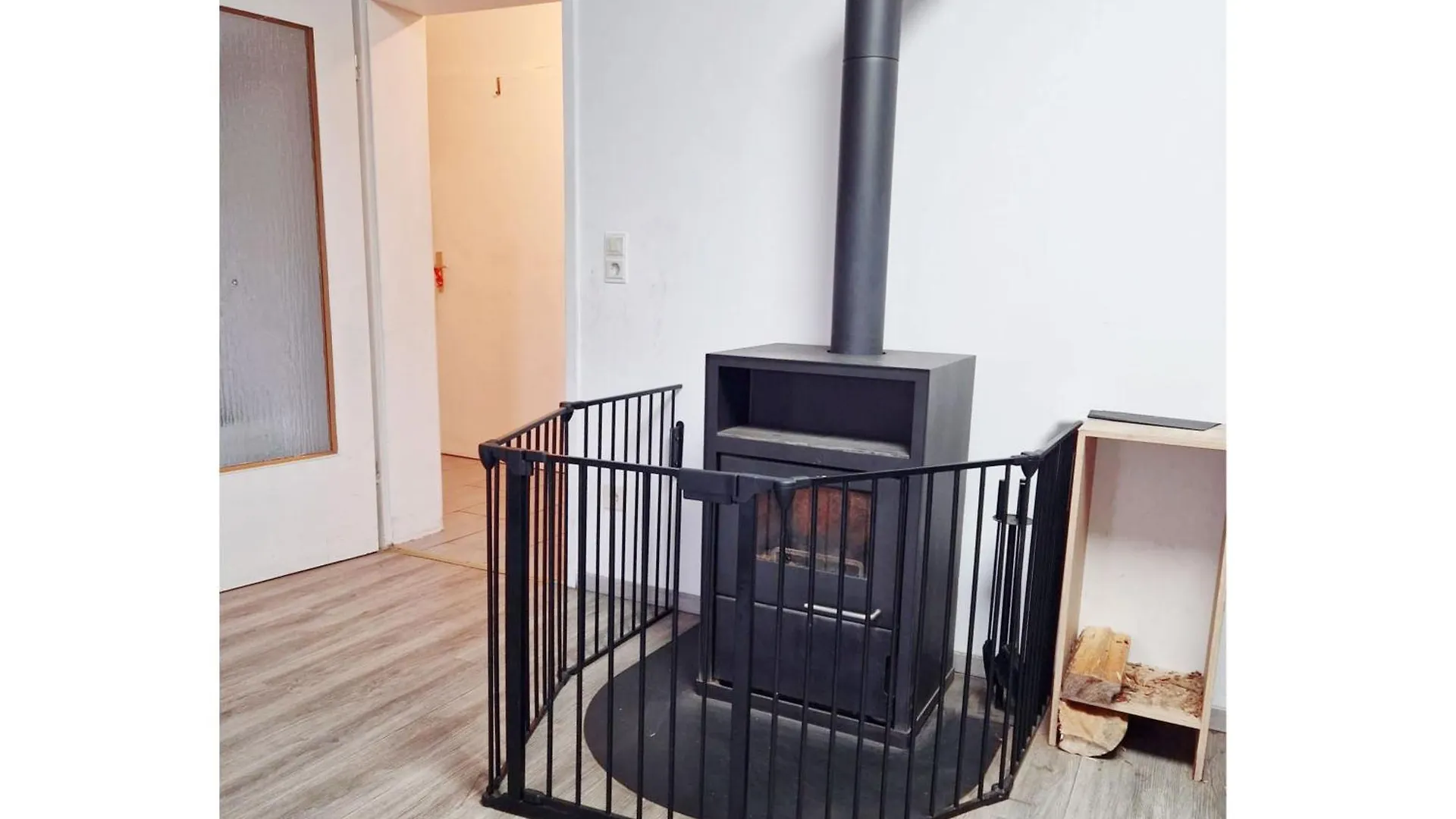 Royal Home Grosszuegige 4 Zimmer-Wohnung Mit Balkon Muhlhausen  Appartamento